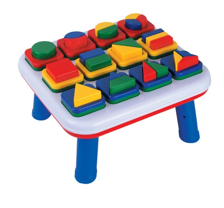 MESA DE ACTIVIDADES Y APRENDIZAJE DE FORMAS Y COLORES